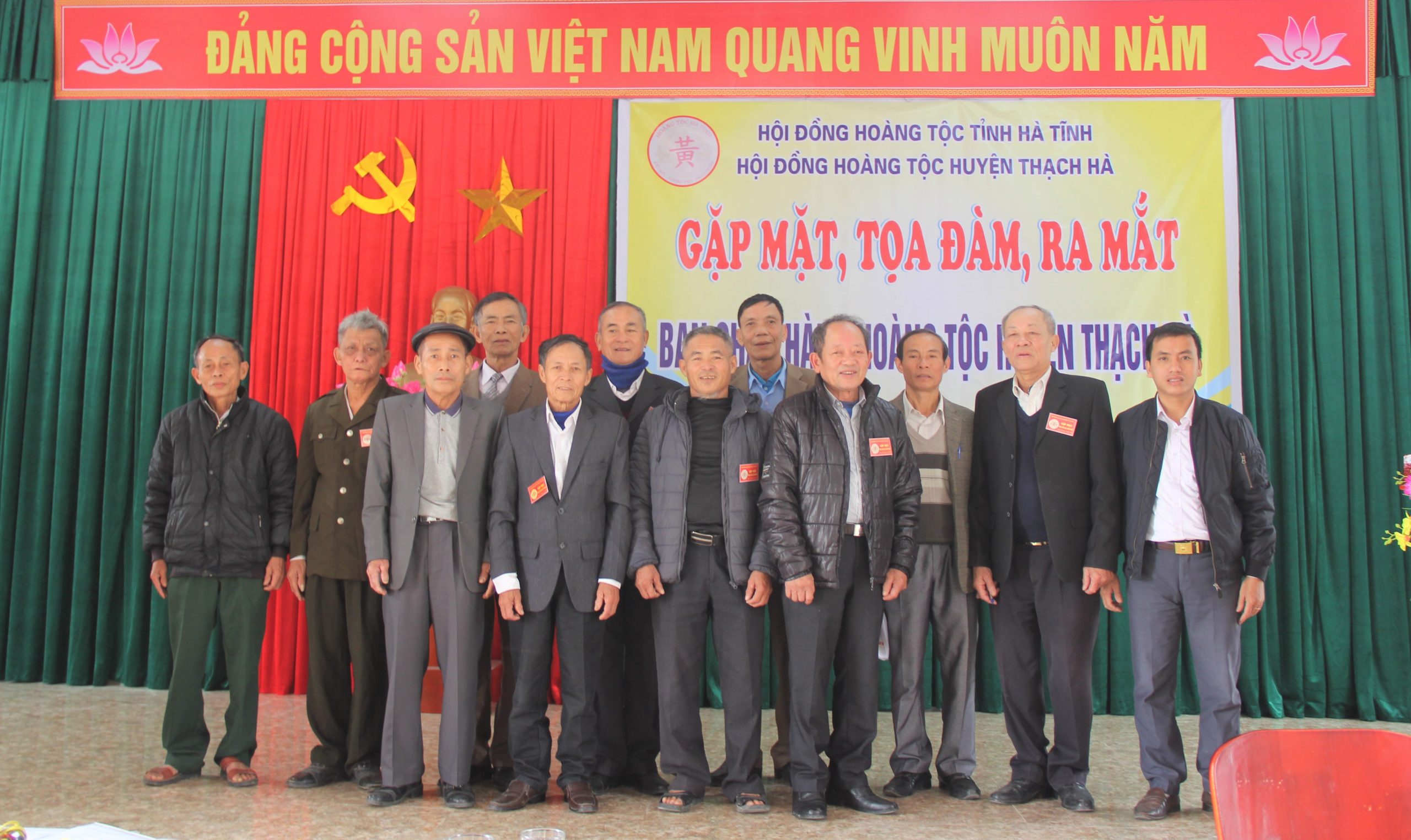 Ra mắt Ban Chấp hành Hoàng tộc huyện Thạch Hà – Hà Tĩnh Tọa đàm ra mắt BCH Hoàng tộc Thạch Hà, Hà Tĩnh